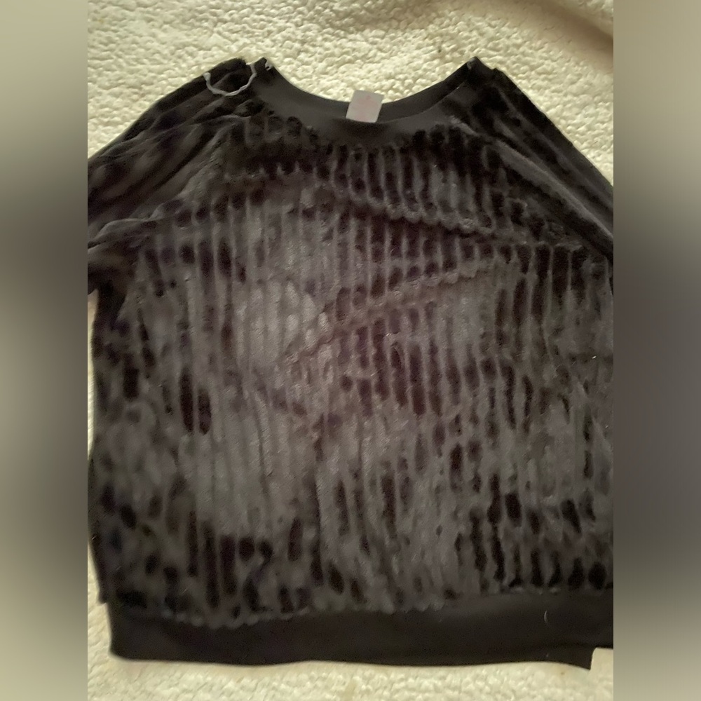 No boundaries Fluffy longsleeve black sweater size xxl (19)